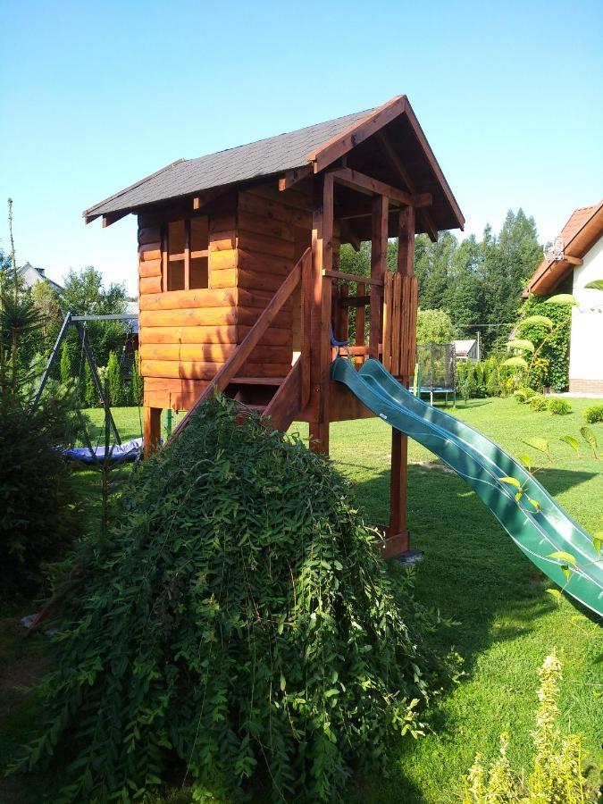 Pokoje Z Aneksami Kuchennymi U Wiktorii Sromowce Niżne 外观 照片